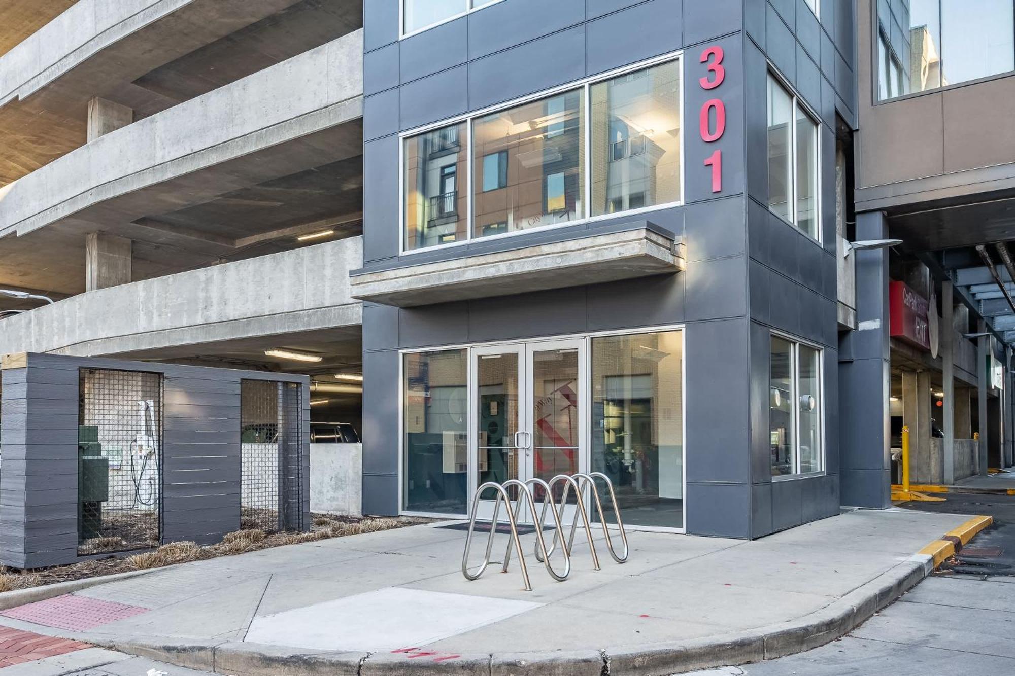Free Parking Gym & Pool Downtown At Cityway Indianapolis Exterior photo